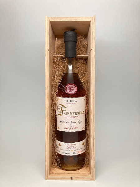 Picture of Fuenteseca Reserva Extra  Anejo 11 yr (Cosecha 2005) Tequila 750ml